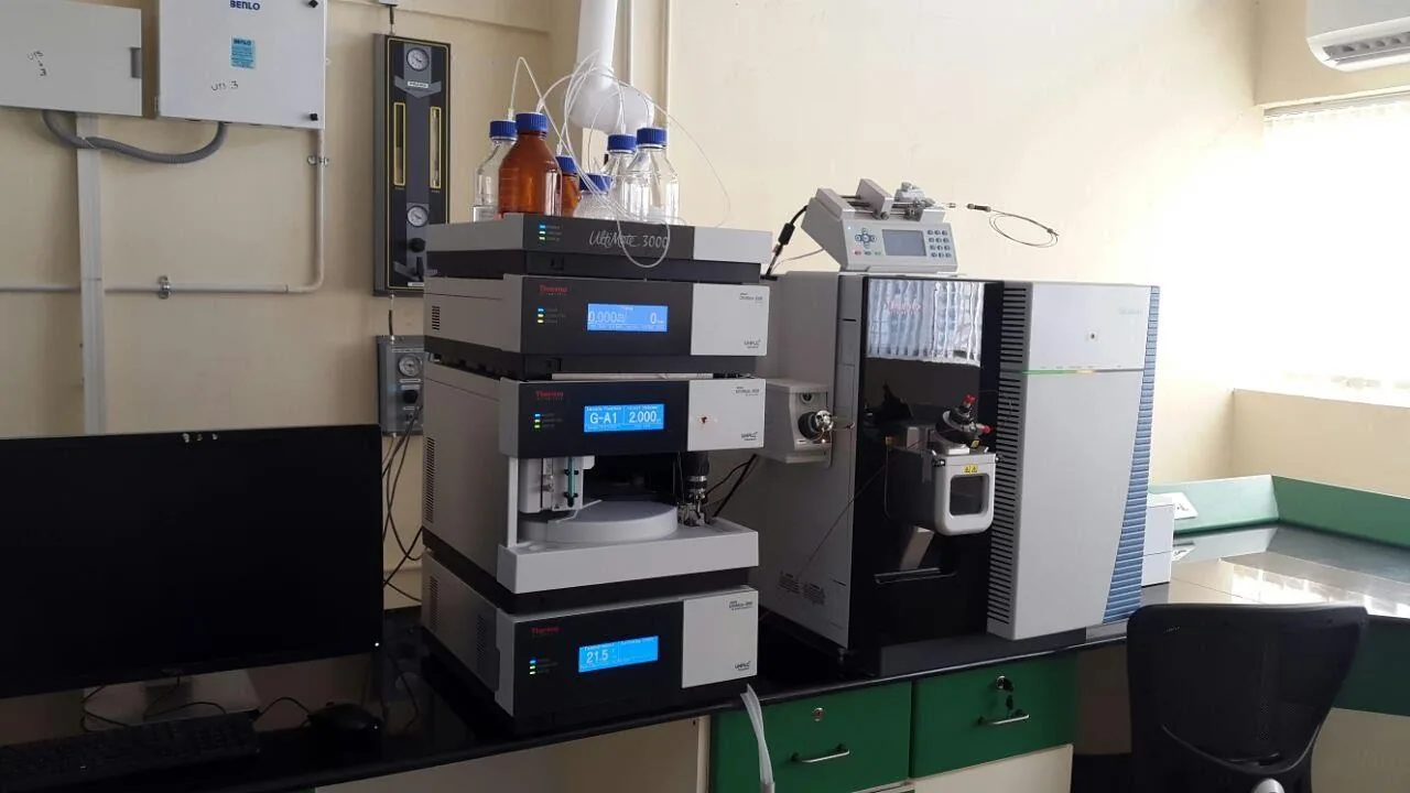 LC–MS/MS · Residues instrument